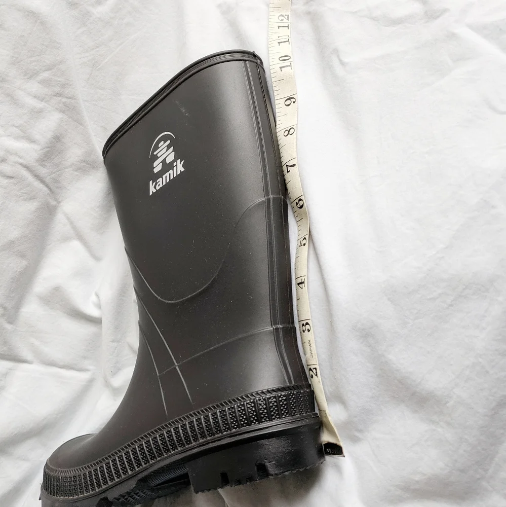 NWOT Kamil unisex stomp rain boots size 3
